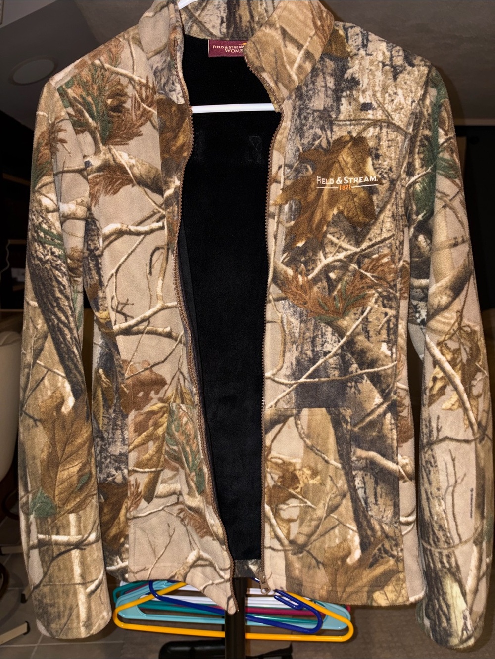 NWOT Field & Stream Women's Camo Fleece Jacket - Black Interior
